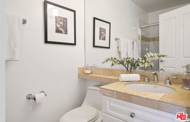 16000 W Sunset Boulevard, Pacific Palisades CA: https://media.crmls.org/mediaz/ef310cf4-b104-4e2f-8a65-a09e77253f6a.jpg