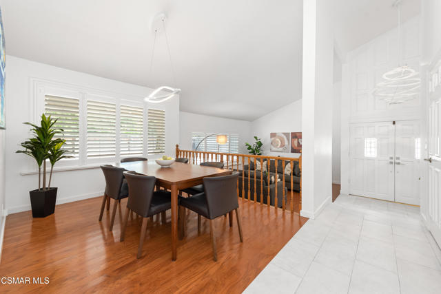 1666 Berwick Place, Westlake Village CA: https://media.crmls.org/mediaz/ef3150f2-1392-47dc-b8bc-73d7598654b8.jpg