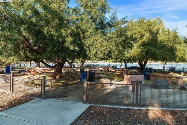 4403 Burke Way, Fremont CA: https://media.crmls.org/mediaz/ef31661f-d915-44b7-8440-ef7978843857.jpg
