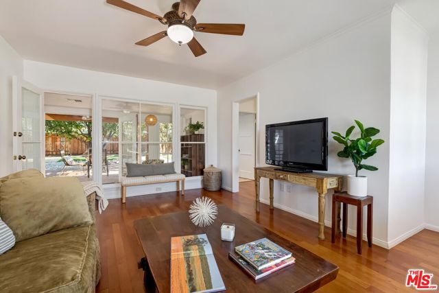 7236 Encino Avenue, Van Nuys CA: https://media.crmls.org/mediaz/ef319763-dc7e-413a-bc30-e8d4e84cc310.jpg