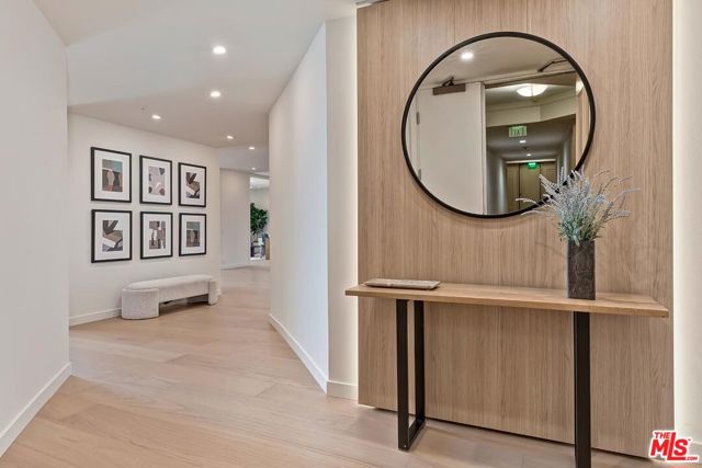 300 N Swall Drive, Beverly Hills CA: https://media.crmls.org/mediaz/ef31c8b8-1f2e-4e07-979a-26da93ae133b.jpg