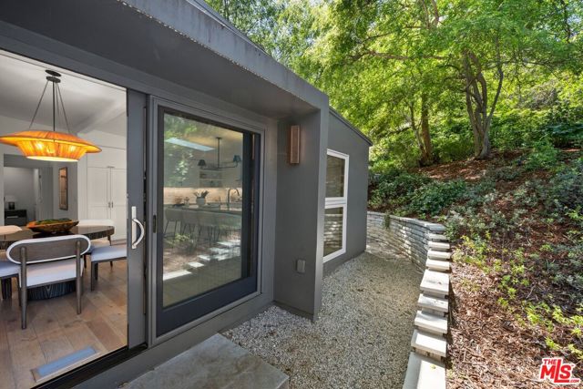 8811 Wonderland Avenue, Los Angeles CA: https://media.crmls.org/mediaz/ef31efc6-f259-422d-9835-b8ddf7d38190.jpg