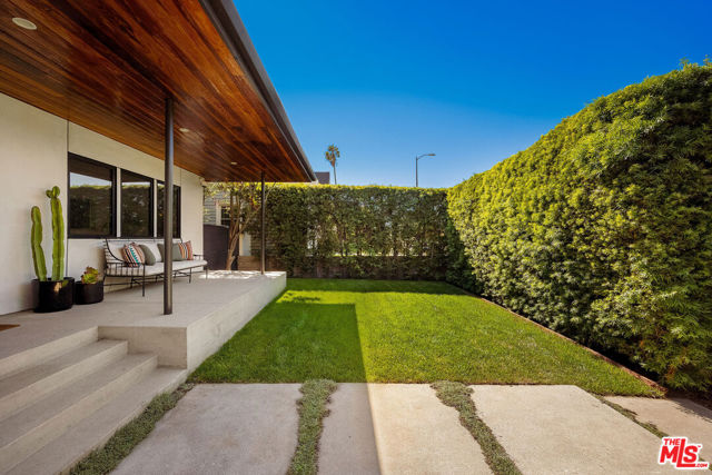 870 Rose Avenue photo 3