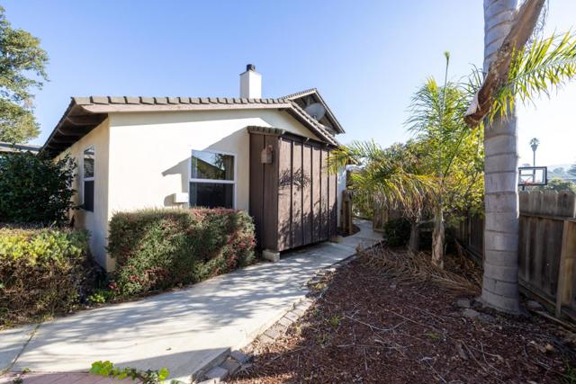 810 Altura Place, Del Rey Oaks CA: https://media.crmls.org/mediaz/ef32c9d6-f320-4d67-9ed5-cd78403395c0.jpg