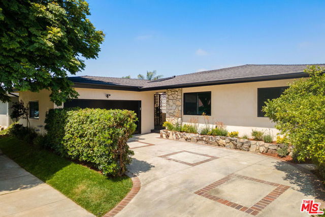 4731 Don Miguel Drive, Los Angeles CA: https://media.crmls.org/mediaz/ef3375ae-cc90-42da-96f9-749699cc46ad.jpg