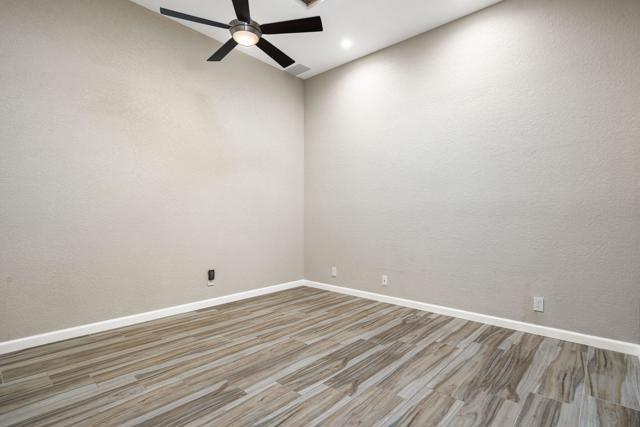 Image 41 of 50 For 46395 Ryway Place 9