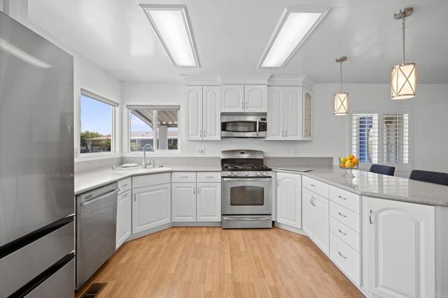 3502 Don Carlos Drive, Carlsbad CA: https://media.crmls.org/mediaz/ef339f48-6af6-45c2-b77c-78b13a02c8e6.jpg