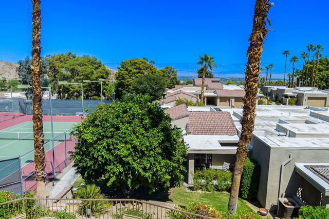 72499 Sandstone Lane, Palm Desert CA: https://media.crmls.org/mediaz/ef33b8ec-dc6e-450b-b68a-f132c7f1f305.jpg