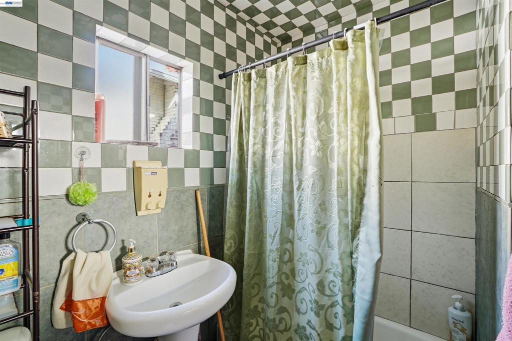https://media.crmls.org/mediaz/ef34441b-3ec5-447b-a9d6-3450f533871d.jpg?preset=X-Large