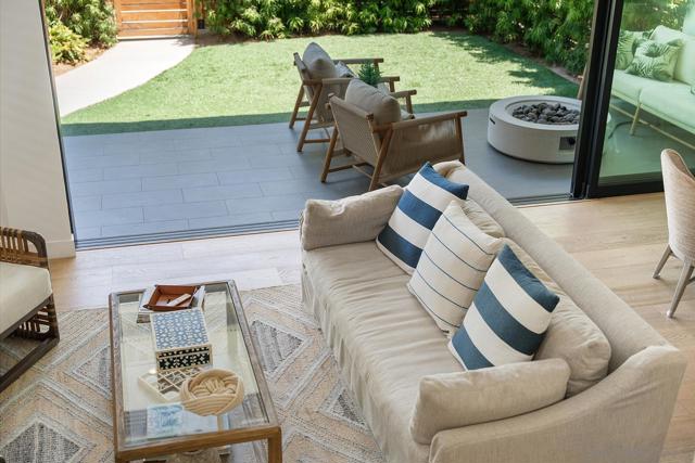 924 D Avenue, Coronado CA: https://media.crmls.org/mediaz/ef34c1f8-2e48-4d44-9173-9e9f8b409387.jpg