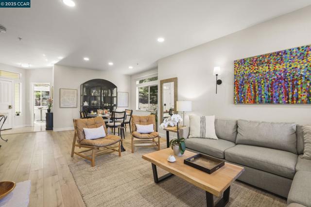 4701 Terra Granada Dr, Walnut Creek CA: https://media.crmls.org/mediaz/ef34e43f-bae6-46d0-b041-4662d6256321.jpg