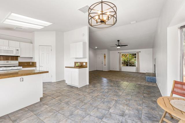 Image 13 of 25 For 31860 Neuma Drive