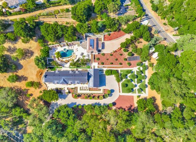 15681 Kennedy Road, Los Gatos CA: https://media.crmls.org/mediaz/ef36330c-9392-43f0-9bb1-46e72a5d0392.jpg