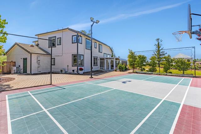 3163 Hawkcrest Circle, San Jose CA: https://media.crmls.org/mediaz/ef3677a3-34a6-419d-a65f-80b56bbe1449.jpg