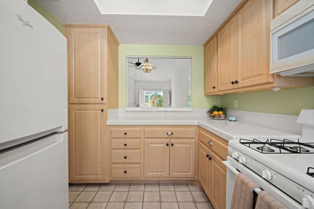 Detail Gallery Image 11 of 43 For 1015 Gleneagles Pl, Vista,  CA 92081 - 2 Beds | 2 Baths
