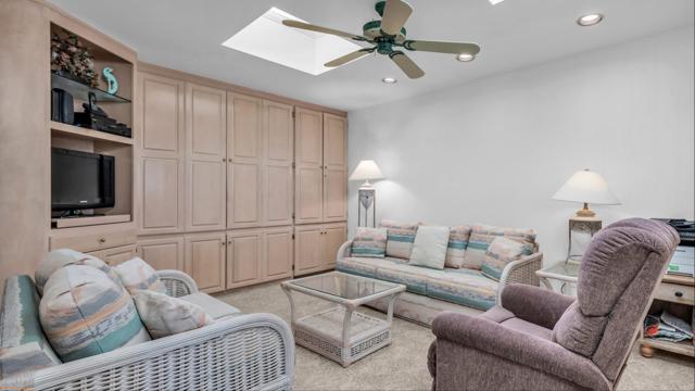 133 Torremolinos Drive, Rancho Mirage CA: https://media.crmls.org/mediaz/ef37512a-d1bf-4063-b996-9200751ce8f4.jpg