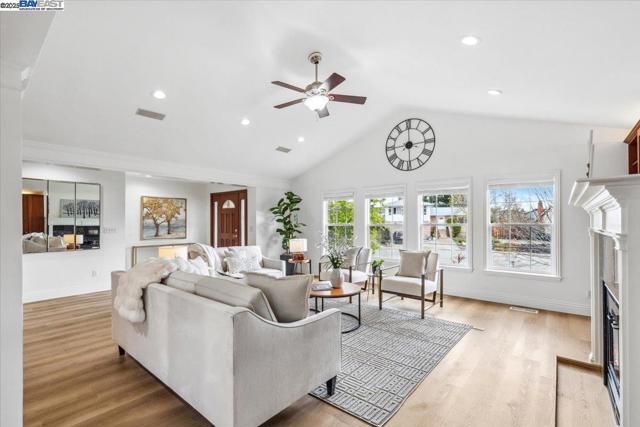 297 Ludlow Pl, San Ramon CA: https://media.crmls.org/mediaz/ef37e88e-3763-464d-9eda-22c555263afc.jpg