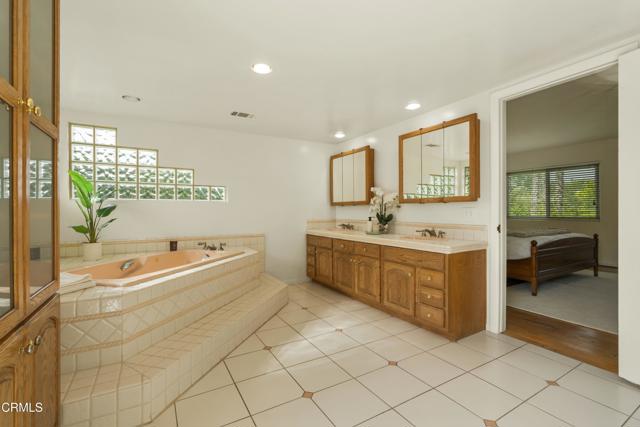 230 Avocado Place, Camarillo CA: https://media.crmls.org/mediaz/ef38419a-242e-48fd-93cc-f70ace769164.jpg