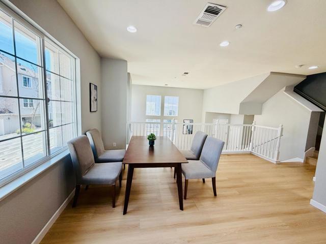 562 Montego Terrace, Sunnyvale CA: https://media.crmls.org/mediaz/ef384c3b-4929-4bee-99c1-41f4640f42fe.jpg