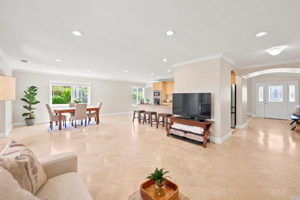 7738 Madrilena Way - photo 11