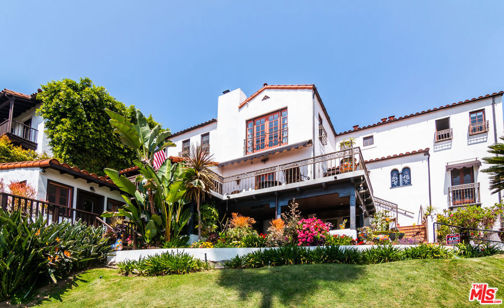 2324 N Catalina Street, Los Angeles, CA 90027