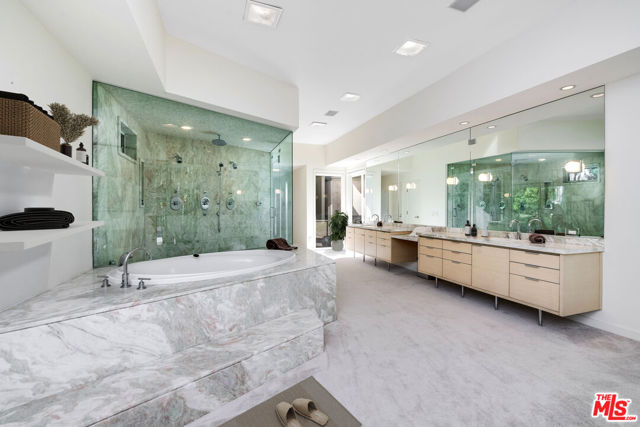 1010 N Rexford Drive, Beverly Hills CA: https://media.crmls.org/mediaz/ef3ac8db-c4e5-4788-b69c-c495b0d87fbf.jpg