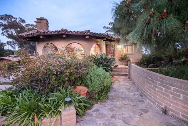 6884 El Camino Del Norte, Rancho Santa Fe CA: https://media.crmls.org/mediaz/ef3b5298-b0f6-4ec3-9a3c-44de3dec7219.jpg