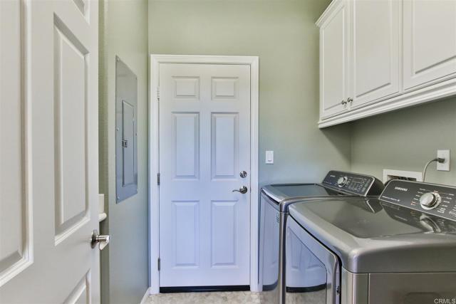 Detail Gallery Image 10 of 29 For 10518 Black Opal Rd, San Diego,  CA 92127 - 5 Beds | 4 Baths