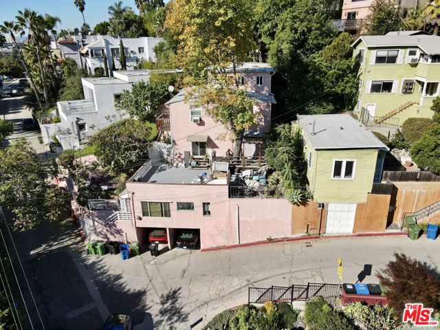 3901 De Longpre Avenue, Los Angeles CA: https://media.crmls.org/mediaz/ef3cdc62-f6d0-4bb8-b082-712c138a3af2.jpg