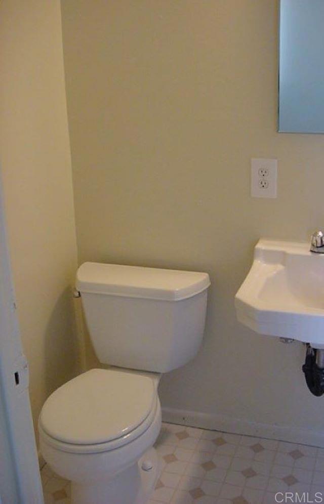 https://media.crmls.org/mediaz/ef3d6257-54fa-47de-9bb0-daea2c5748d3.jpg?preset=X-Large