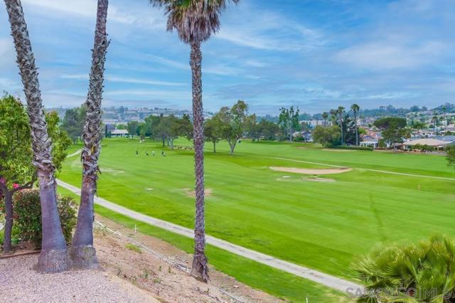 1976 Fairway Circle, San Marcos CA: https://media.crmls.org/mediaz/ef3d8e9f-9ff9-4c8f-b0bd-065fd8c73af3.jpg