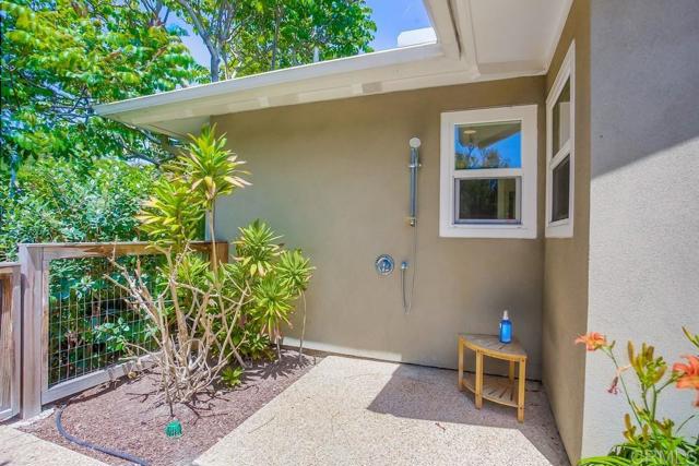 Detail Gallery Image 40 of 55 For 907 Poppy Lane, Carlsbad,  CA 92011 - 4 Beds | 4 Baths
