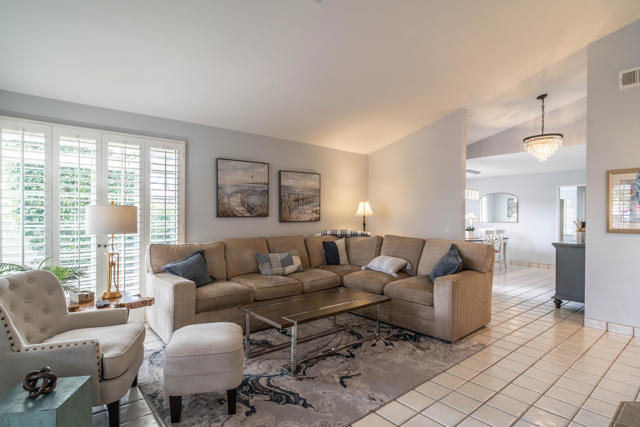 Image 7 of 62 For 43954 Via Granada