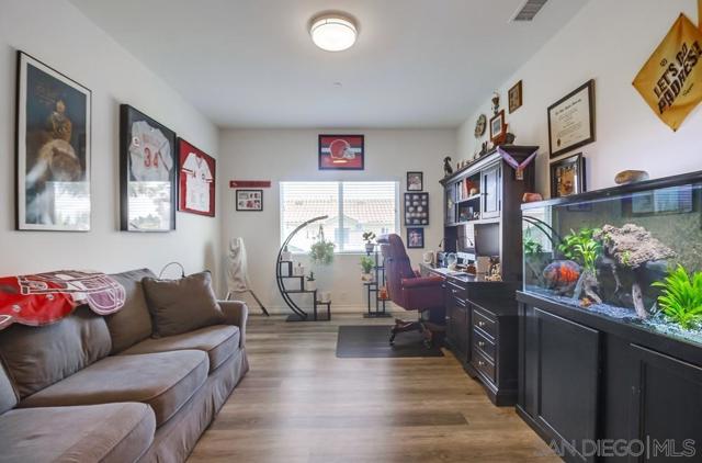 1249 12Th, Imperial Beach CA: https://media.crmls.org/mediaz/ef3f30b7-3708-4734-a2b4-ea7f164e2e2a.jpg