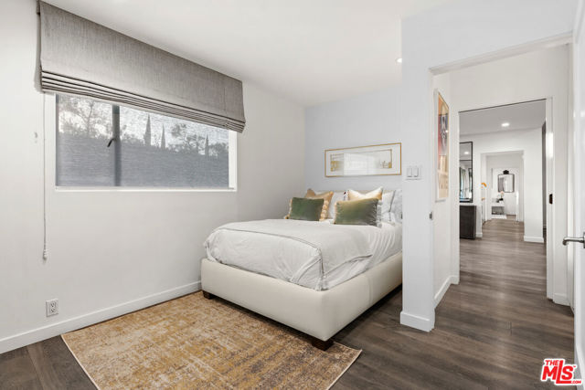 602 N Whittier Drive, Beverly Hills CA: https://media.crmls.org/mediaz/ef3fbdb7-722c-4880-aa20-a09af35e9967.jpg