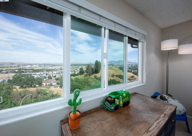 2617 Star Tree Ct., Martinez CA: https://media.crmls.org/mediaz/ef3fbf0f-6d94-4edd-b198-d87715496d70.jpg