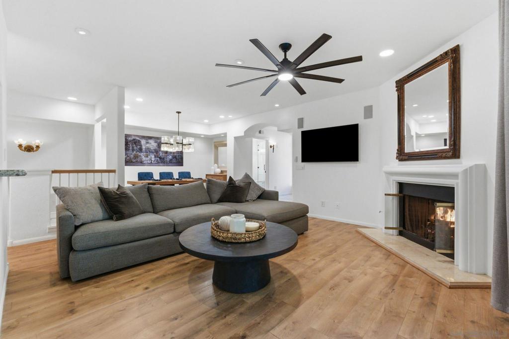 2842 Torrey Pines Rd