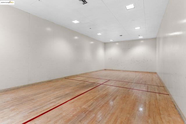 470 N N Civic Drive, Walnut Creek CA: https://media.crmls.org/mediaz/ef401970-4d3f-40f6-8be7-3d610c3709d2.jpg