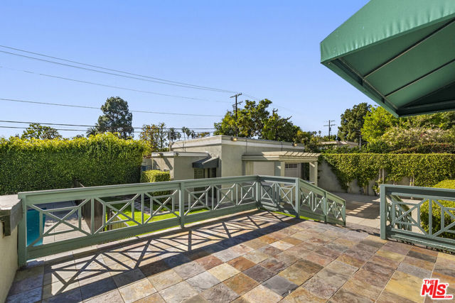 803 N Rexford Drive, Beverly Hills CA: https://media.crmls.org/mediaz/ef405a72-4f62-49d8-b004-cfb809eb6898.jpg