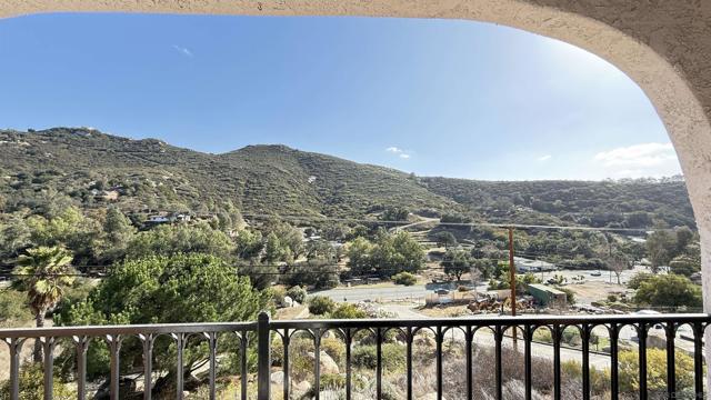 2956 La Cresta Road, El Cajon CA: https://media.crmls.org/mediaz/ef410f2b-0ebf-4bcd-b579-334bac6e5edd.jpg