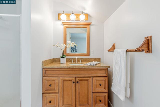 43 Shipley Ave, Daly City CA: https://media.crmls.org/mediaz/ef41cb8d-49a7-4ab3-992d-b6ef5a8098bd.jpg