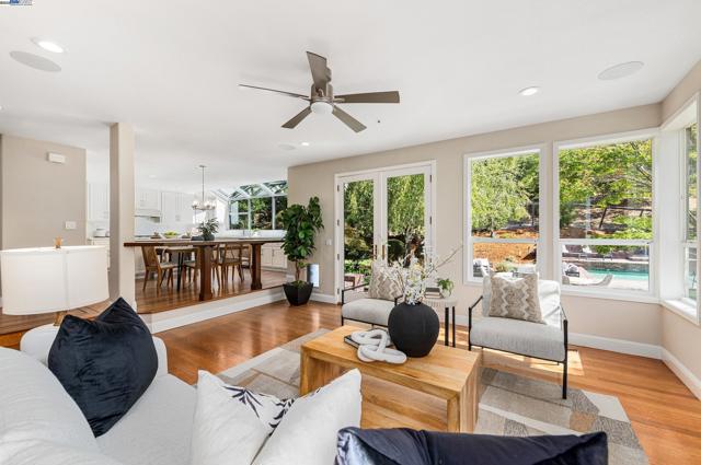 1398 Benedict Ct, Pleasanton CA: https://media.crmls.org/mediaz/ef41cf37-e634-40f9-9565-ad7eb11ae9f3.jpg