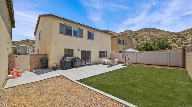 24008 Kestrel Court, Lake Elsinore CA: https://media.crmls.org/mediaz/ef42f58a-6cc7-4cfe-8f21-c22b71933df5.jpg