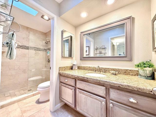 543 Rockport Ct, Encinitas CA: https://media.crmls.org/mediaz/ef447b41-48aa-4175-8319-6b4c69532536.jpg