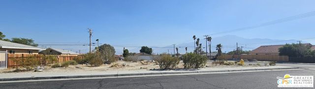 12340 Cactus Drive, Desert Hot Springs CA: https://media.crmls.org/mediaz/ef44878a-5d74-4d68-b25e-bfa911b42cdf.jpg