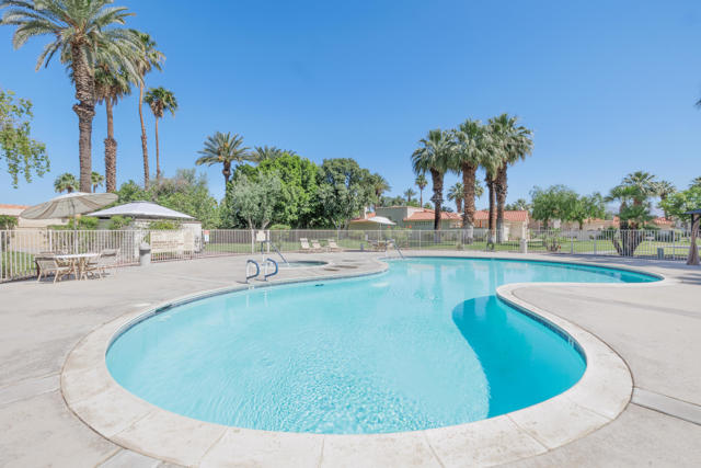 101 Desert Falls Drive, Palm Desert CA: https://media.crmls.org/mediaz/ef44e564-f1e9-412c-a85c-a8d3eaf7f270.jpg