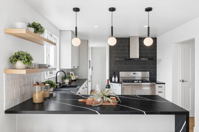 170 Beachview Avenue, Pacifica CA: https://media.crmls.org/mediaz/ef44f5c3-0782-46ef-b044-196b27f8887d.jpg