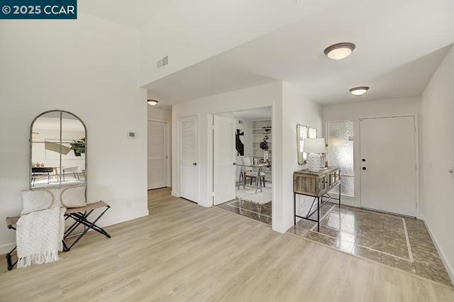 975 Terra California Dr, Walnut Creek CA: https://media.crmls.org/mediaz/ef451621-79ab-446e-8819-def4fa91618c.jpg