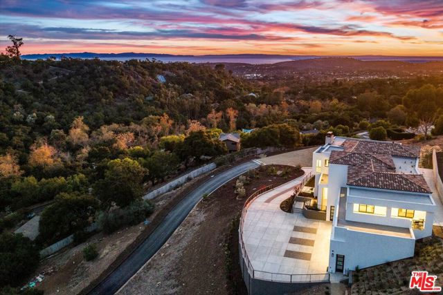 2082 Las Canoas Road, Santa Barbara CA: https://media.crmls.org/mediaz/ef456831-1d5c-435b-8f0b-b2cf5f16c4f5.jpg