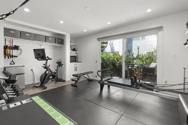 Detail Gallery Image 34 of 57 For 936 Armada, San Diego,  CA 92106 - 4 Beds | 3 Baths